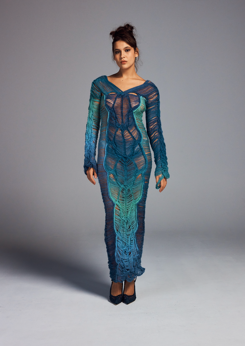ROBE EN MAILLE ARTISANALE DÉGRADÉE DE BLEU